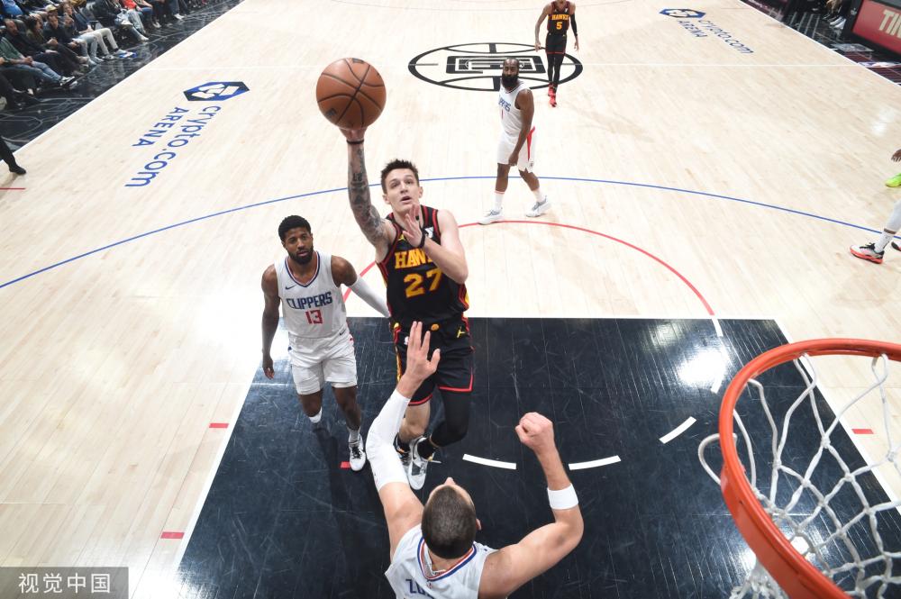 的表现如同 的表现如同