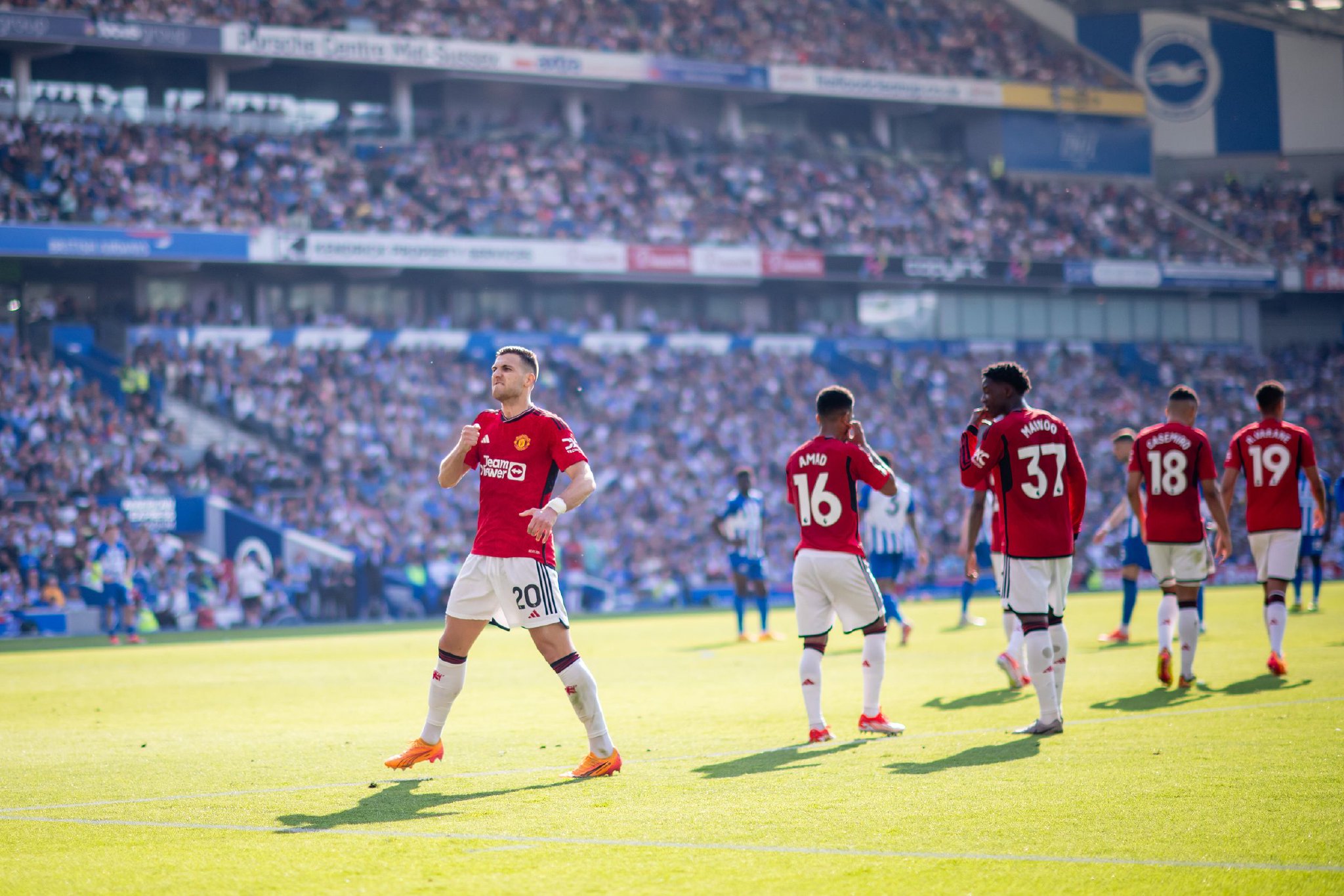 而隨著梅努 而隨著梅努